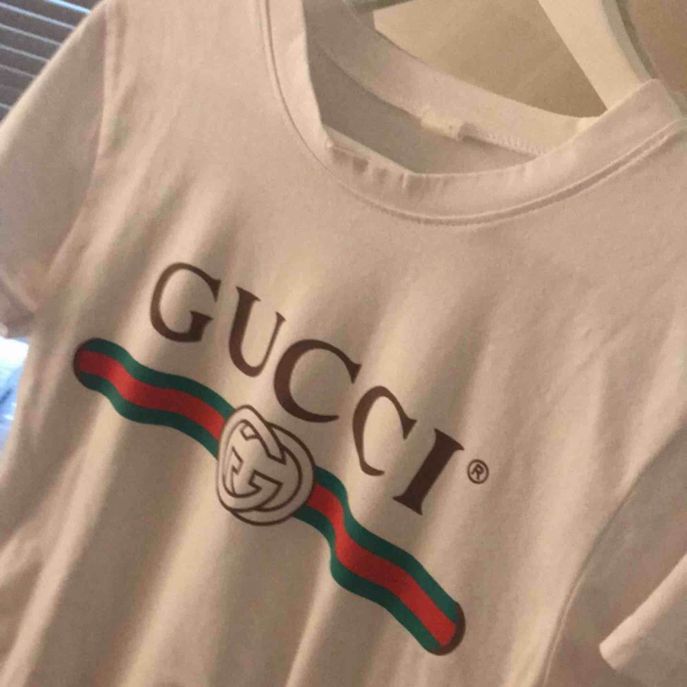 En Gucci tröja (a-kopia) , one | Plick Second Hand
