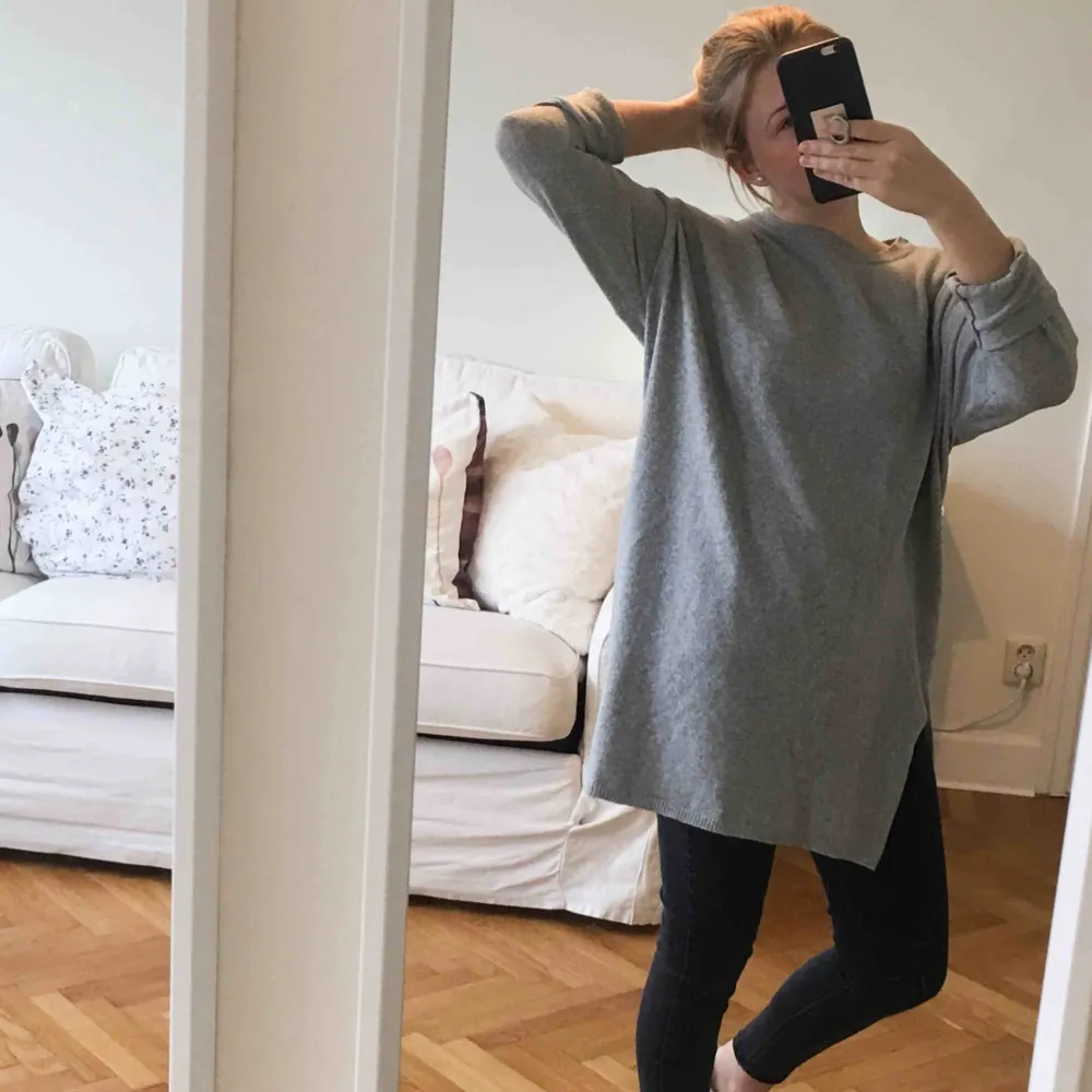 Extremely oversize pullover-dress! Rarely worn  Good condition  Pick up or shipping (shipping cost 59kr extra). Tröjor & Koftor.