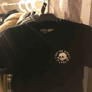  - Vans tröja i bra skick. Köparen betalar frakt! ✨