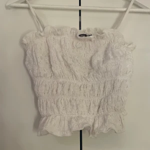 Linne bikbok  - Jätte fint linne från bikbok med textur!🩷