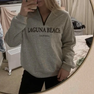 Grå sweater - Använd fåtal gånger ❤️ varm och perfekt till hösten! 