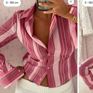 djerf avenue skjorta - SÖKER denna skjorta från djerf avenue i storlek s eller m!! Skriv om du vill sälja 💖💖💖