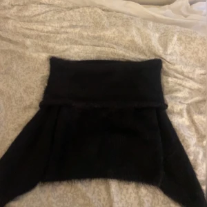 Jätte skön tjock tröja - Den är inte använd någon gång då jag köpte den på sommaren 