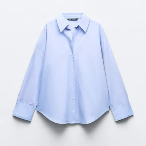 Oxfordskjorta fr zara  - Skjorta från zara. Storlek M, sitter oversized. Nypris 329