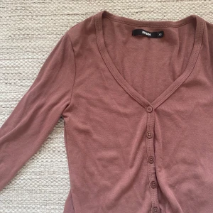 Brun topp - Brun långärmad topp i bra skick!🤍