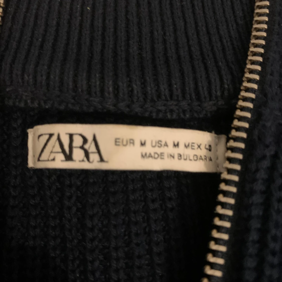 Mörkblå tröja med dragkedja från Zara - 91