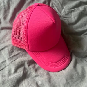 Rosa keps - Neon rosa keps fint skick