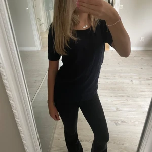 Kortärmad tröja - Andvänd en gång, så ser jättebra ut