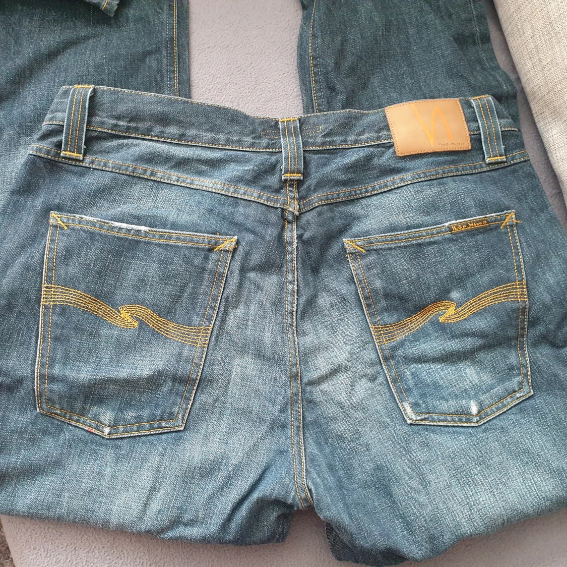 Blå jeans från Nudie Jeans - 90