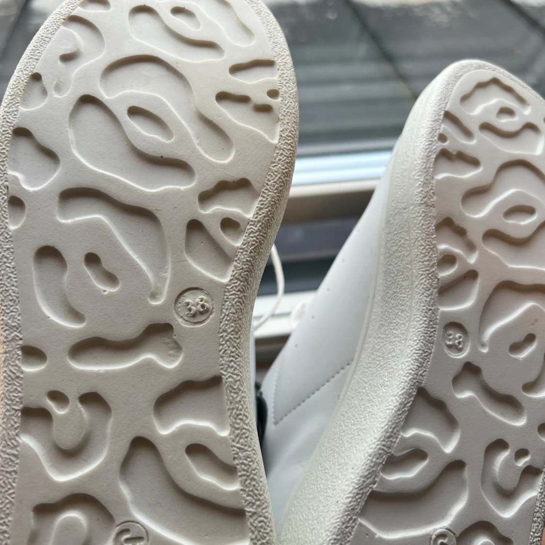 Oanvända sneakers  - 90