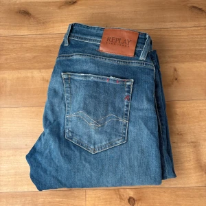 Replay jeans - Väldigt fräscha replay jeans. Jag skulle säga att skick är 9/10!