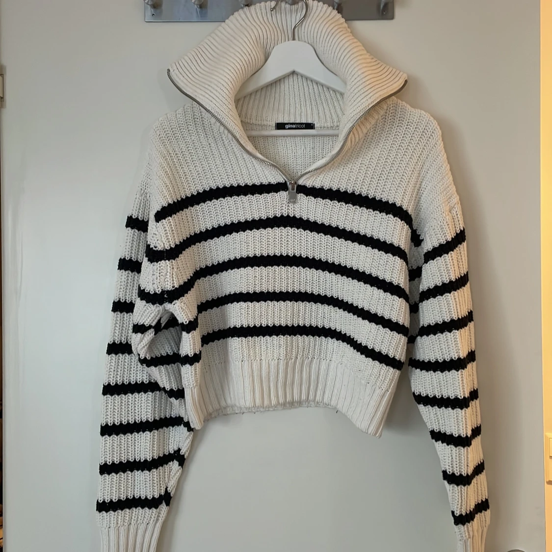 Stickad randig tröja från Gina tricot