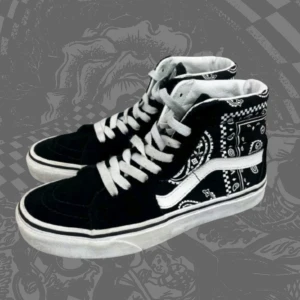 Vans Peace Paisley Hi Top - Size 44. Very good condition barely worn.