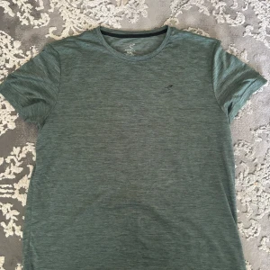 Enkel sport tröja - Helt ny