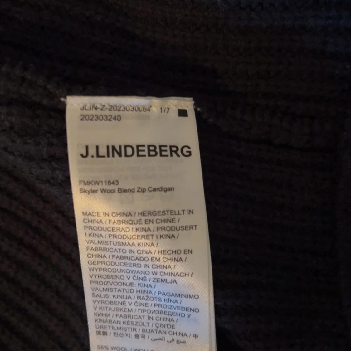 Marinblåcardigan från J.Lindeberg - 93