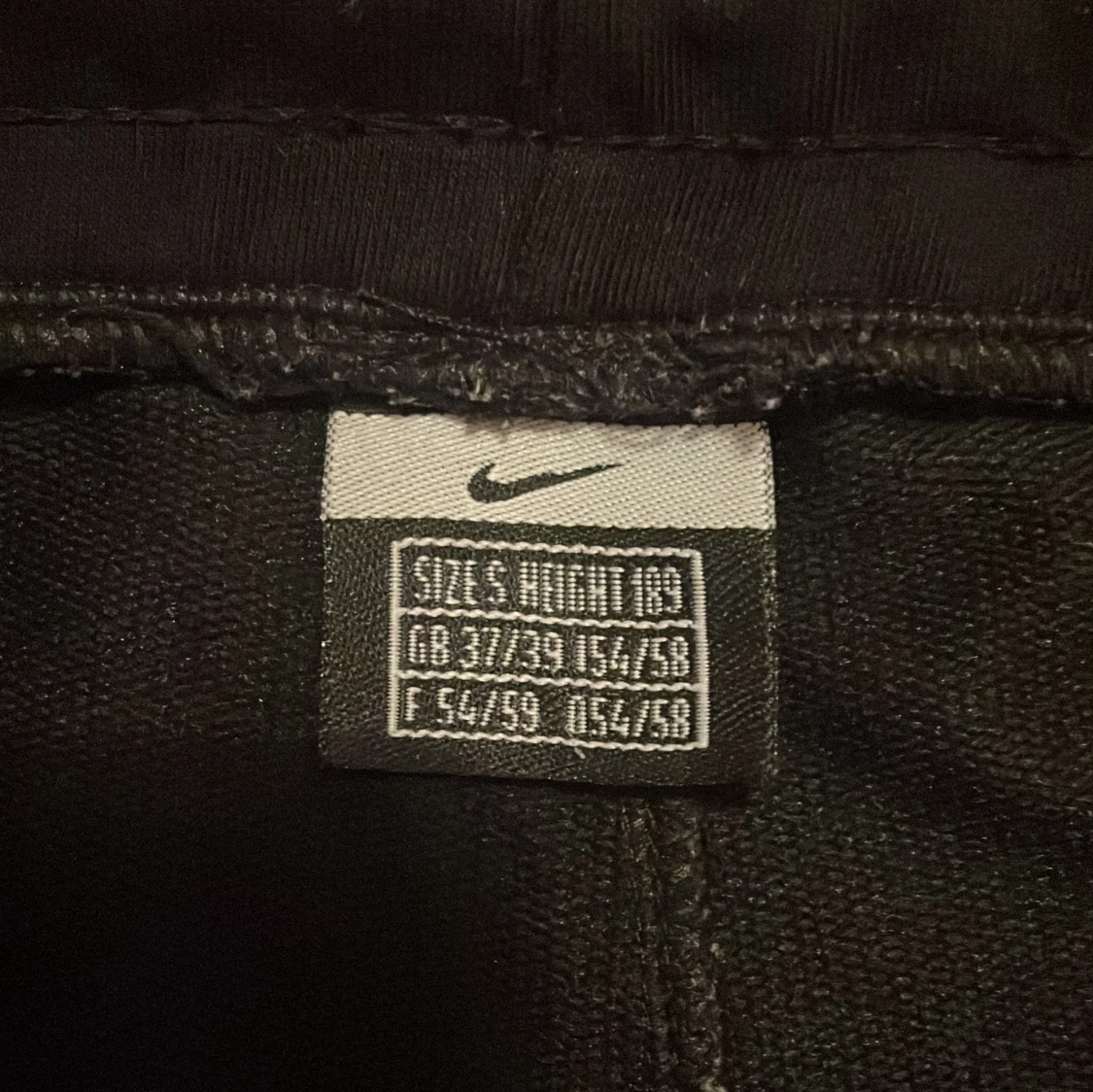 Svarta mjukisbyxor från Nike - 92