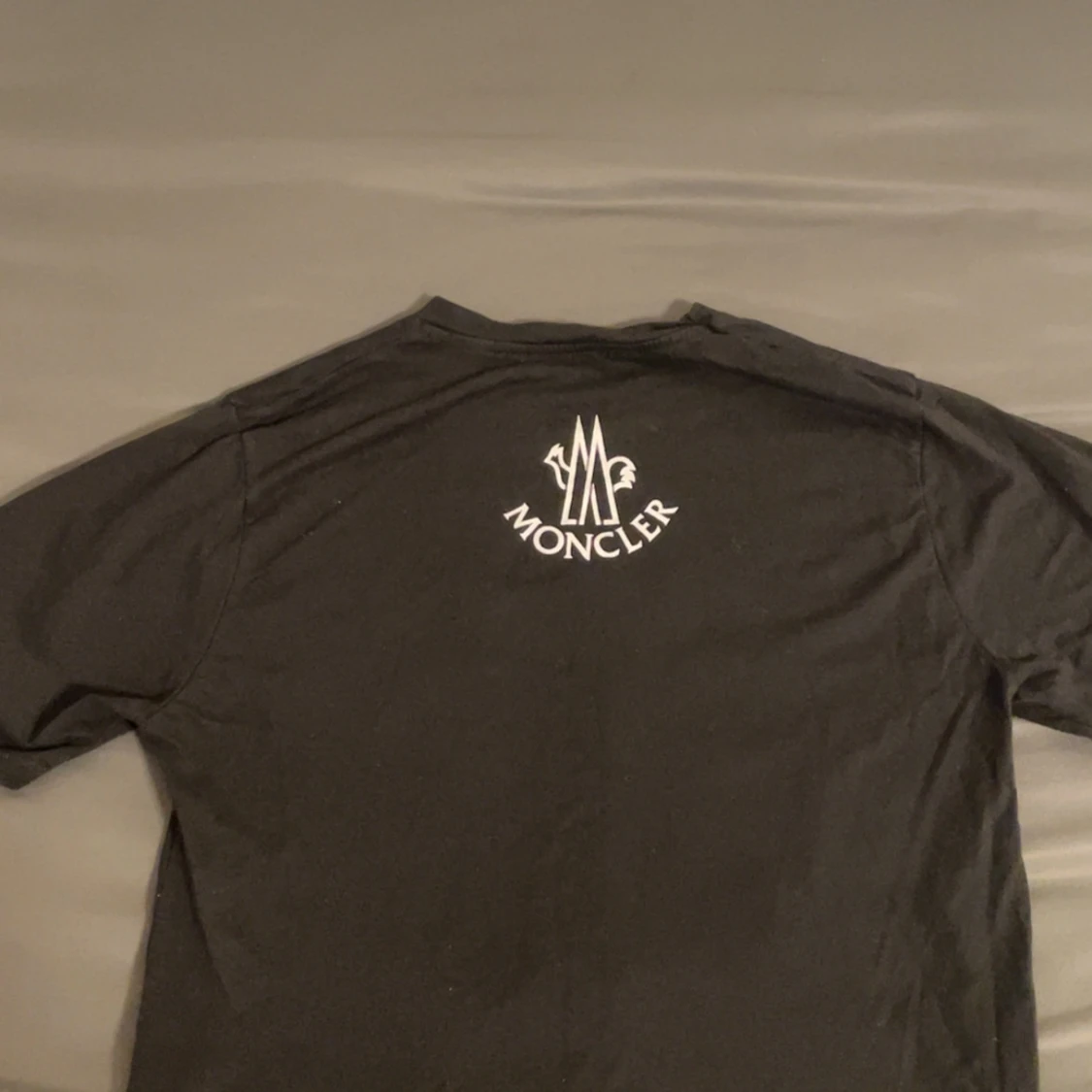 Svart t-shirt från Moncler - 90