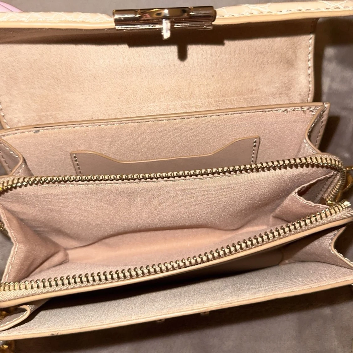 Beige handväska från Ideal of Sweden - 90