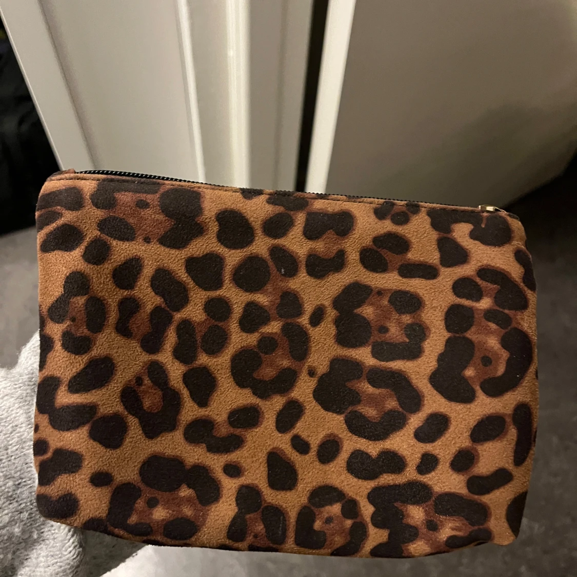 Leopardmönstrad necessär  - 90