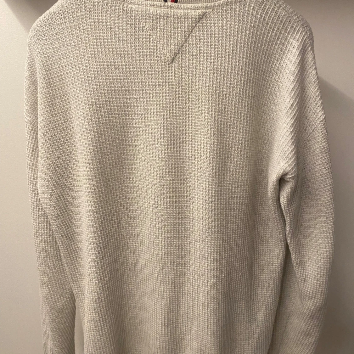 Vit stickad tröja från Tommy Hilfiger - 91