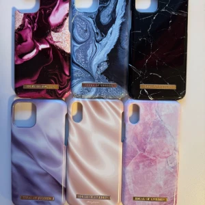Mobilskal från Ideal of Sweden - Snygga mobilskal från Ideal of Sweden i olika mönster och färger. Olika skick på skalen, så skriv gärna om du vill ha närmare bilder på något utav de🩷Perfekt för att ge din telefon en stilren look. Fyra utav skalen är perfekta till iPhone 11 pro, och de andra två till iPhone X. Kontakta mig för pris då de är olika beroende på vilket man vill ha, säljes billigt!! 