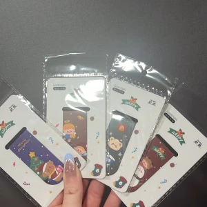 Juliga bokmärken med olika motiv - Säljer ett set med juliga bokmärken i olika färger och motiv. Varje bokmärke har ett unikt design med figurer som tomtar, änglar och björnar. Perfekt för att hålla koll på läsningen under julen! 🎄priset är för 1 bokmärke, frakt 22kr