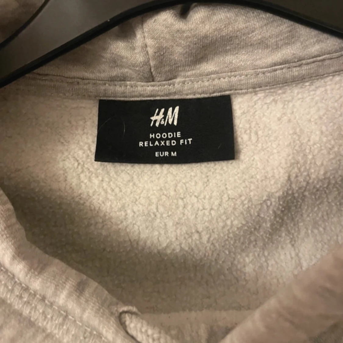 Grå hoodie från H&M - 91