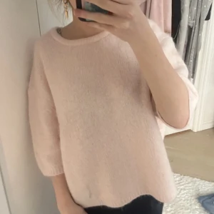 Ljusrosa stickad t shirt - Stickad tshirt från Lindex strl S i nyskick💕