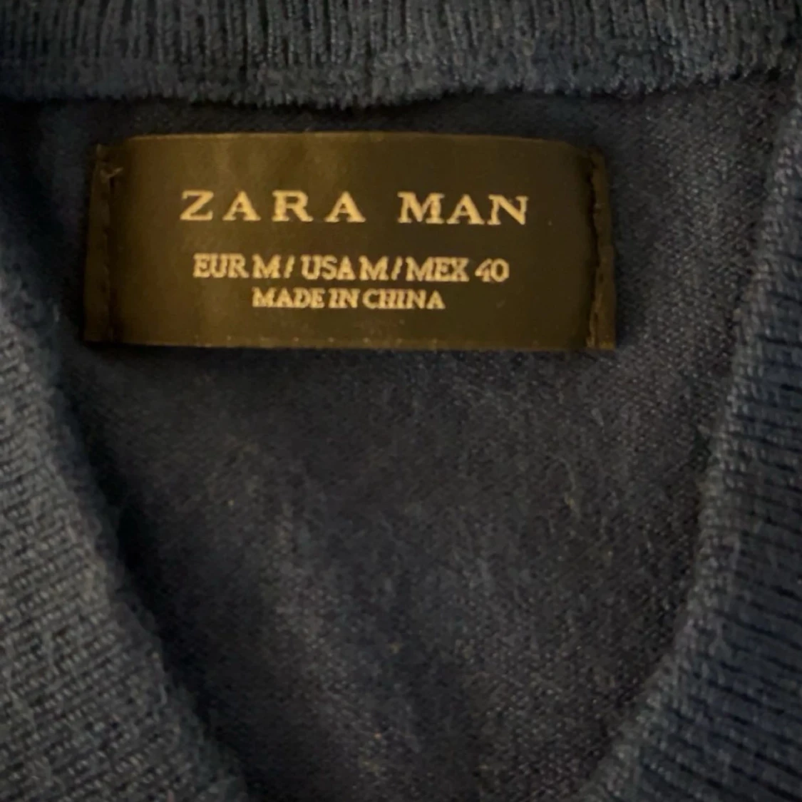 Mörkblå kortärmad tröja från Zara Man - 2