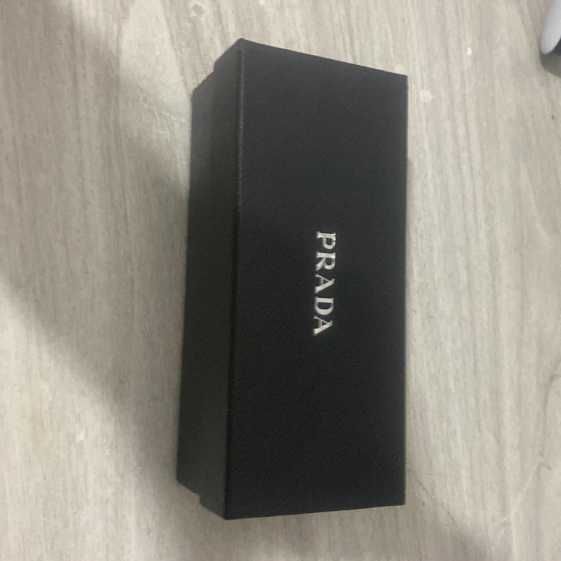 Svarta solglasögon från Prada - 4