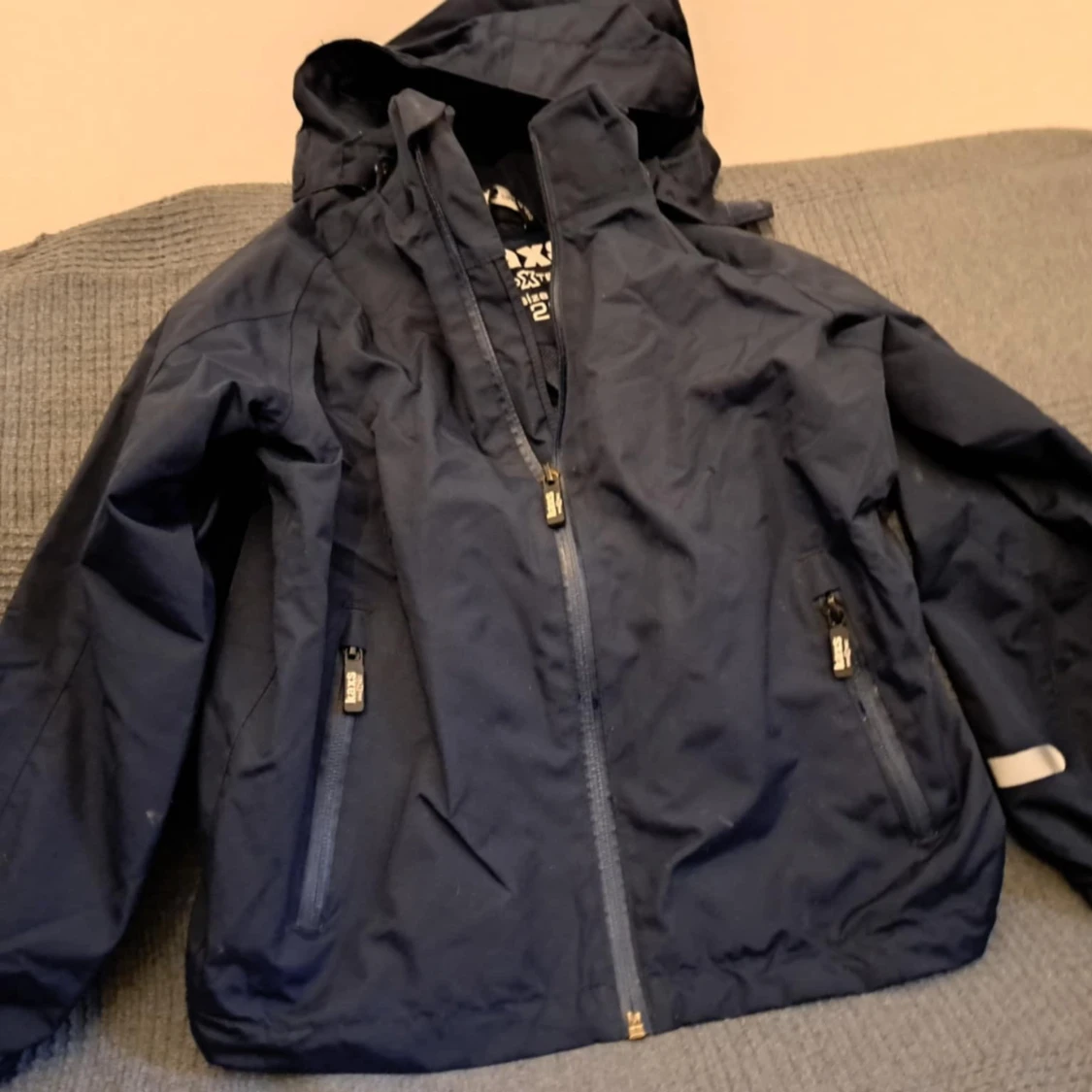 Mörkblå jacka från Kaxs