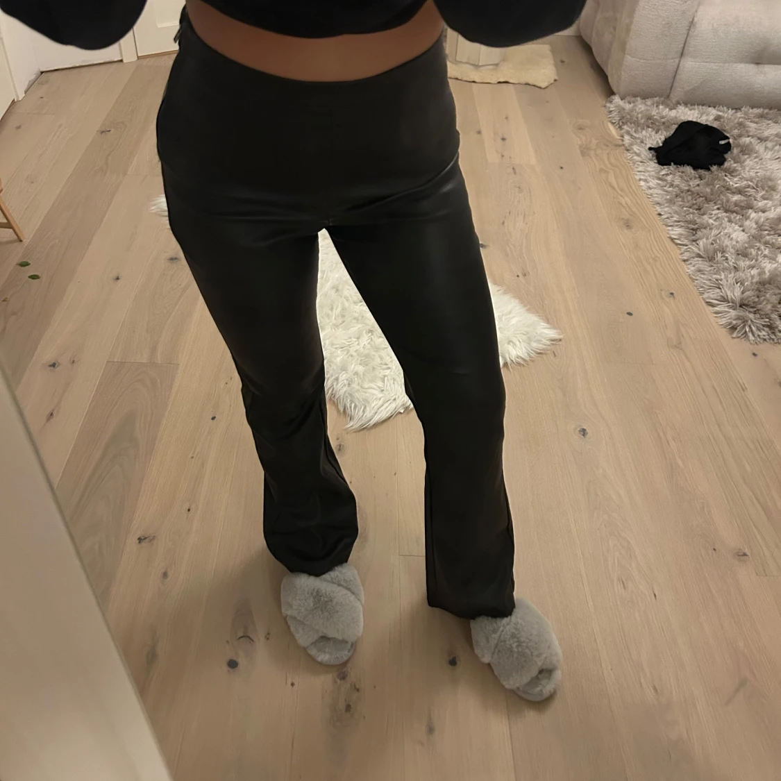 Skinnbyxor från Gina