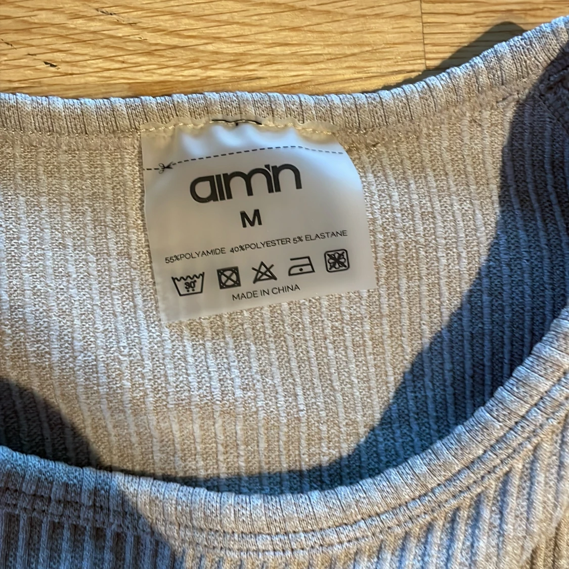 Beige ribbad croppad tröja+tights från  Aim'n - 3