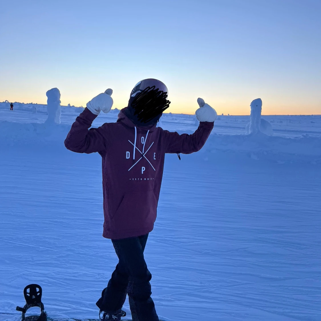 Vinröd jacka från Dope