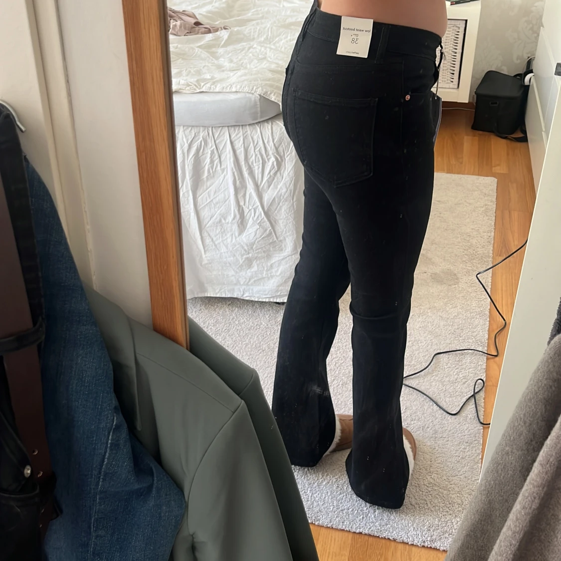 Svarta bootcut jeans - 3
