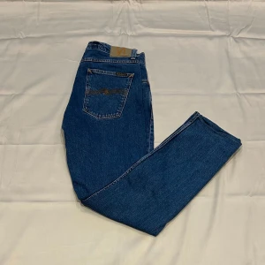 Nudie jeans - Blåa jeans från nudie i bra skick| Strl 30/32| tveka inte att skriva till mig ifall ni har funderingar!