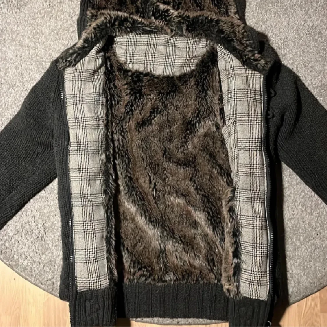 Fodrad cardigan med päls - 2