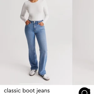 Bootcut jeans - Säljer dessa ”Classic boot jeans” från gina. Dessa är i modellen Tall och är perfekt långa på mig, både med skor och klack, som är 166cm lång. Jeansen är endast använda ett fåtal gånger och är i superbra skick!😇 Pris kan diskuteras
