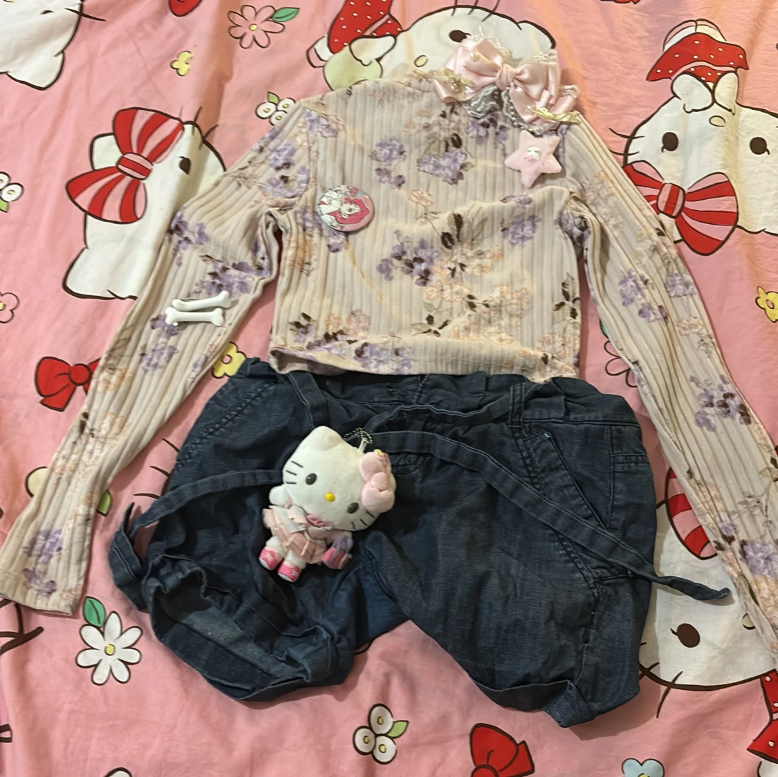 H&M blommar crop top, SÄLJER ENDAST TOPPEN - 1