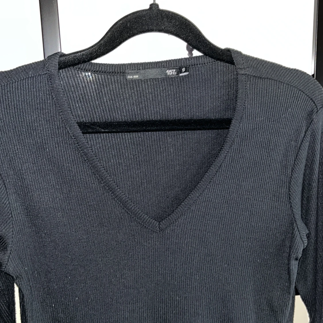 Svart ribbad tröja från 157 - 1