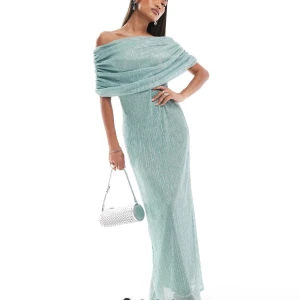 Turkos offshoulder klänning - Säljer denna superfina klänning, helt ny med lappar kvar.