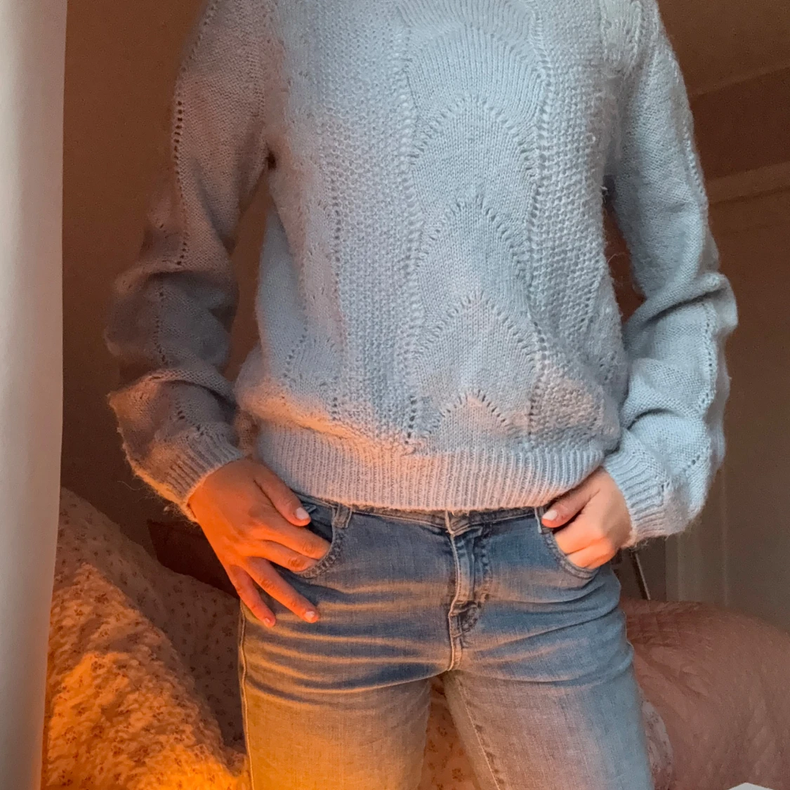 Ljusblå stickad tröja