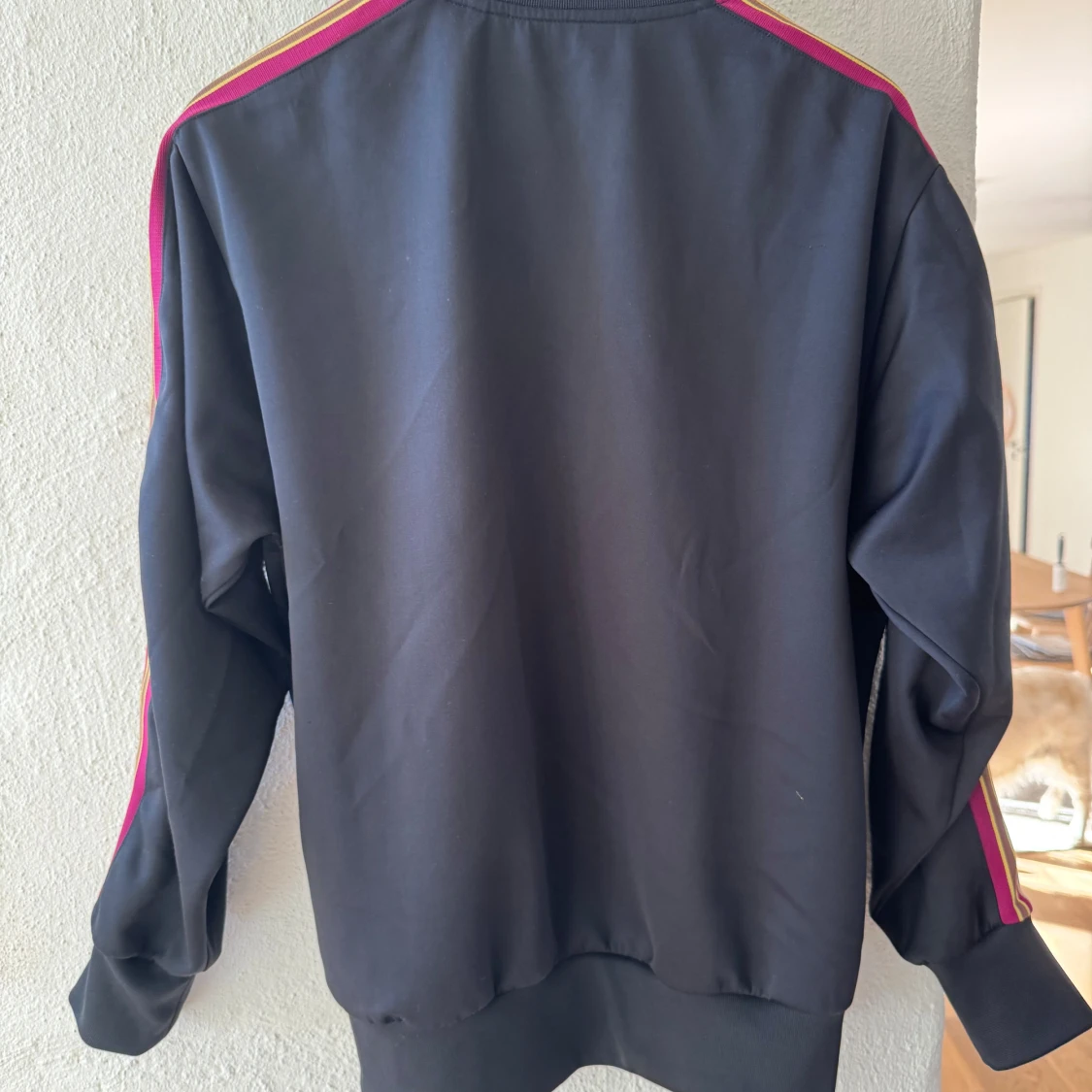 Svart track jacket med ränder - 1