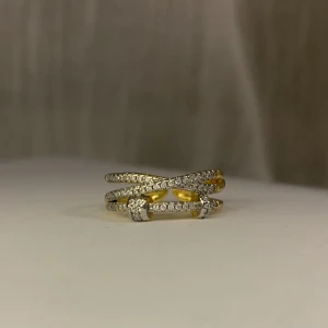 Gorgeous gold  plated ring - Gorgeous gold plated ring with adjustable size 