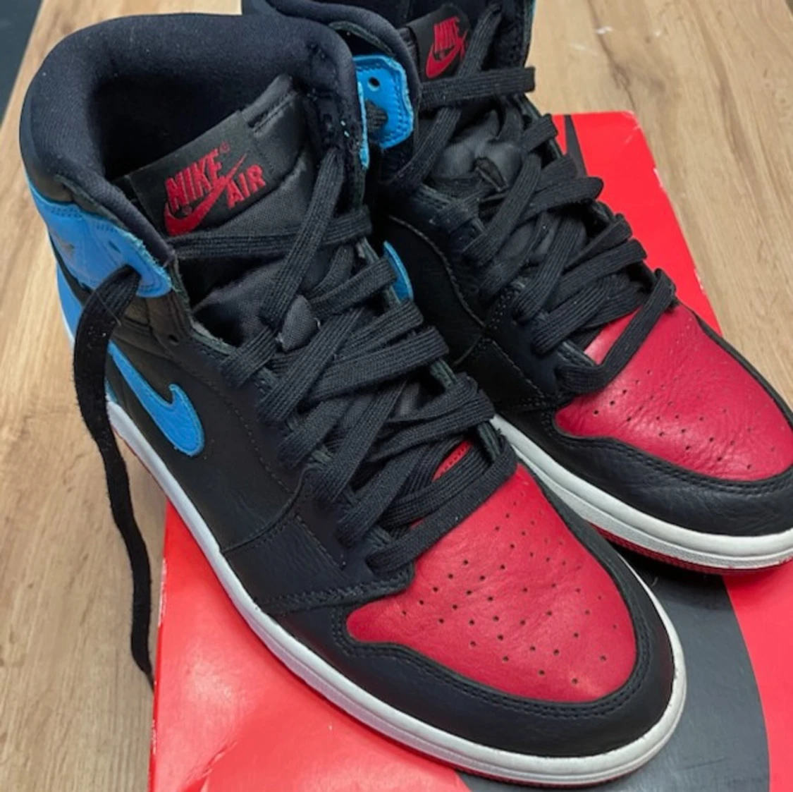 Nike Air Jordan 1 High OG UNC to Chicago - 92