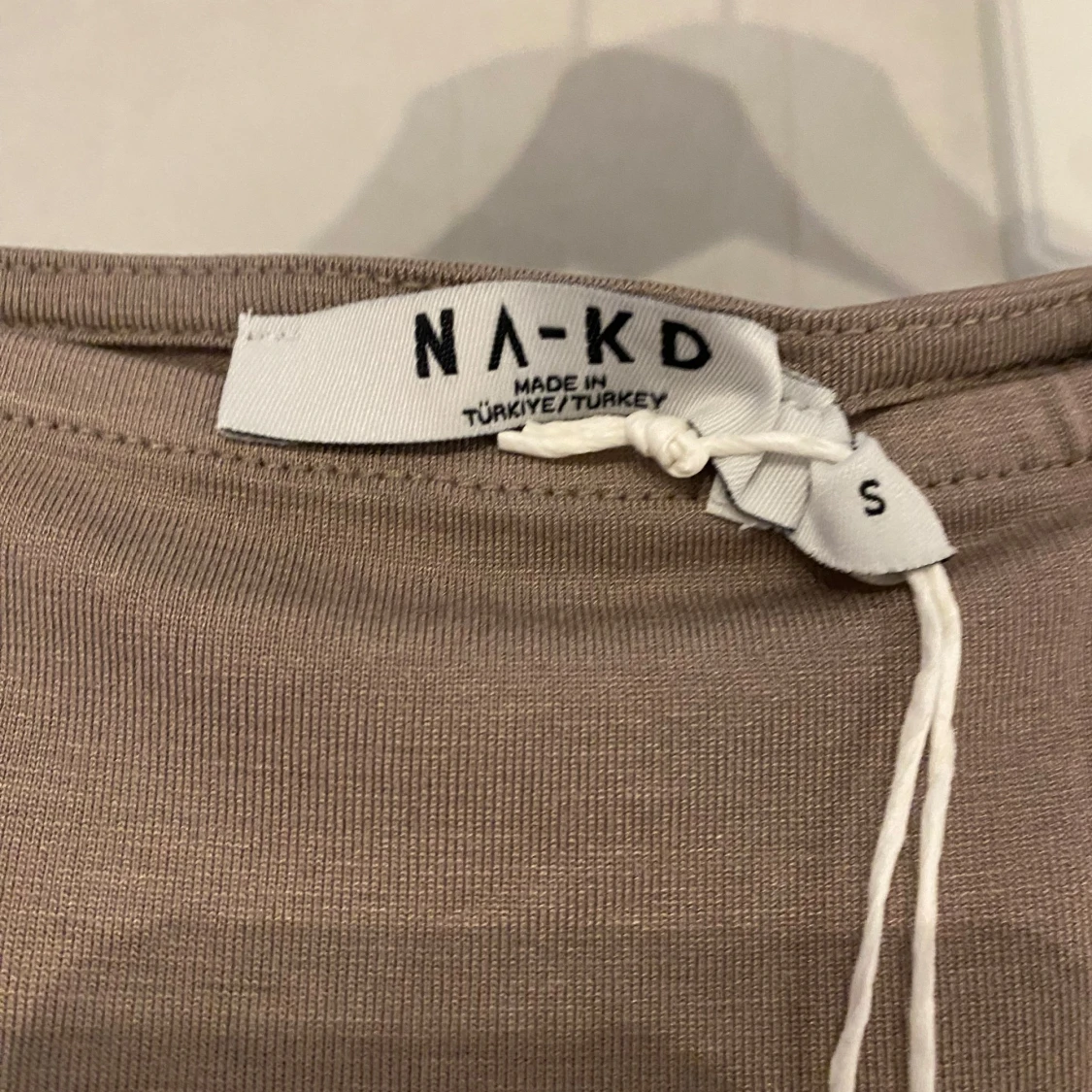 Lång klänning - NA-KD - 90