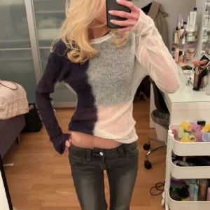 Cool stickad tröja  - Tunn stickad tröja från Weekday💗 bra skick 