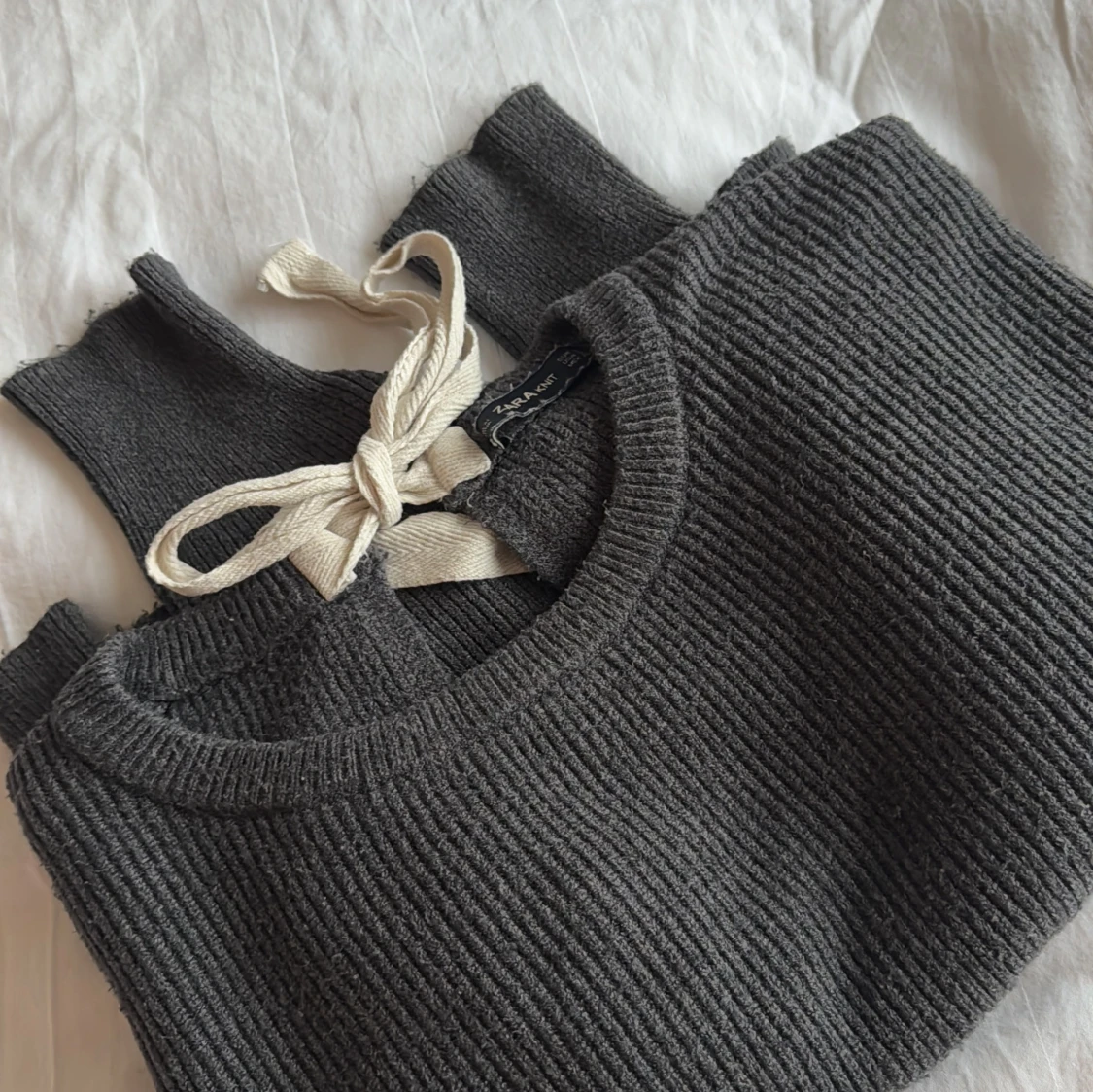 Mörkgrå stickad tröja från Zara - 93