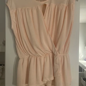 Topp - Aldrig använt. Stor i storleken 