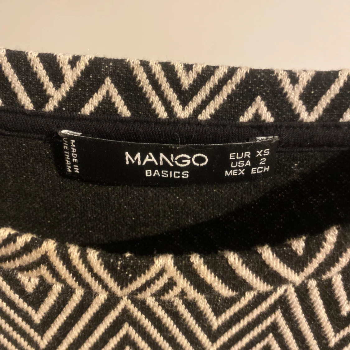 Mönstrad klänning från Mango - 90